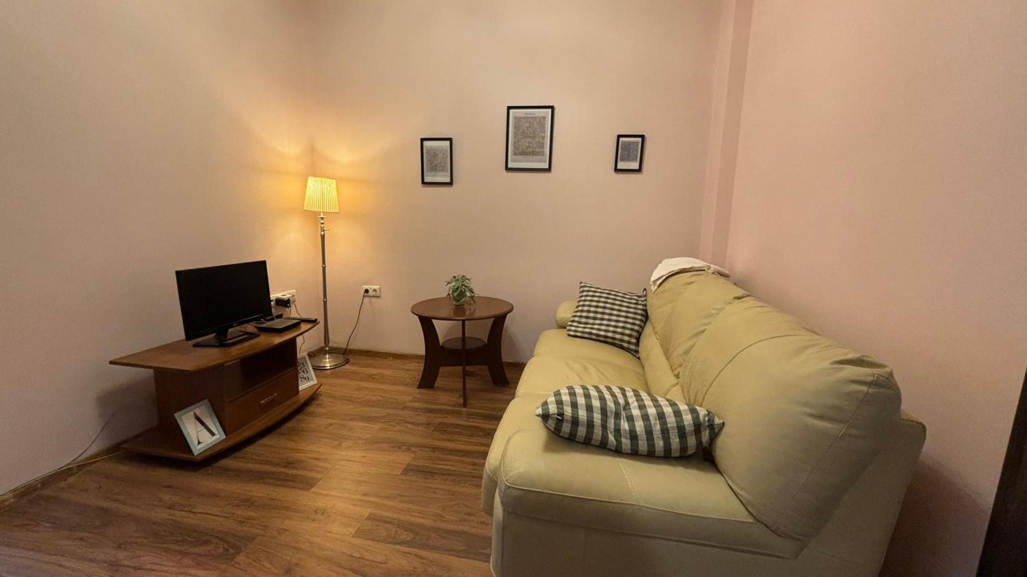 Apartament Quiet 2 Bedrooms Downtown